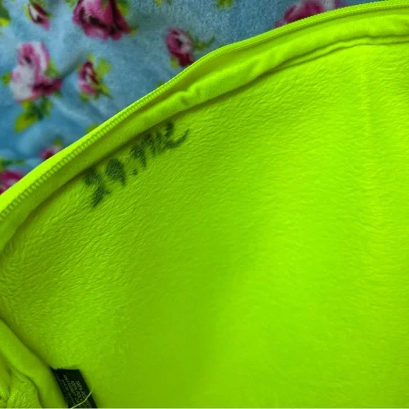 Marc By Marc Jacobs Neon Yellow-Green Logo Embossed Laptop Sleeve w. Strap - Picture 6 of 7
